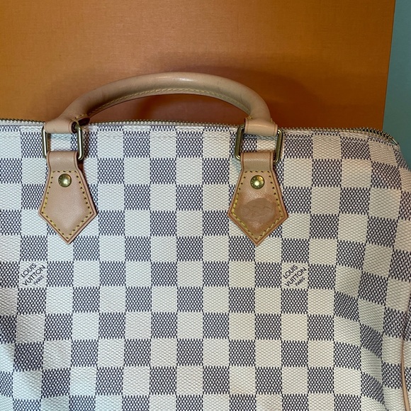 SOLD 😻 - Picture 3 of 12